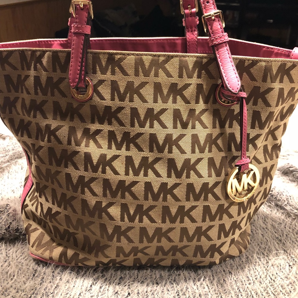 Authentic Michaels Kors tote bag!